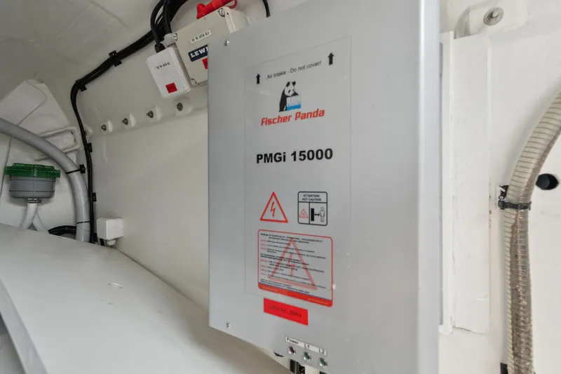 Noble House Yacht Photos Pics 