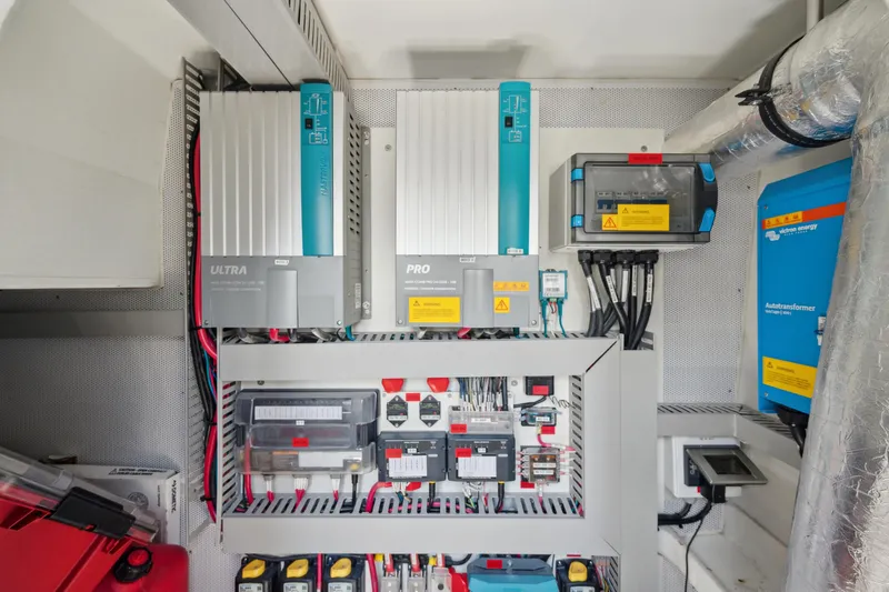 Noble House Yacht Photos Pics 