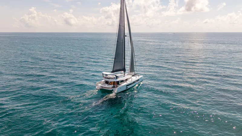 Noble House Yacht Photos Pics 