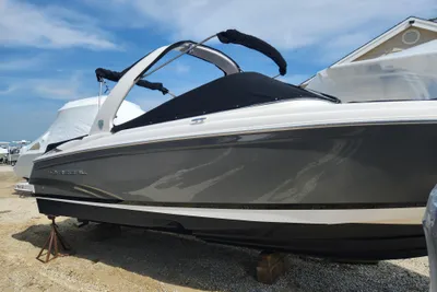 Regal 2700 Es