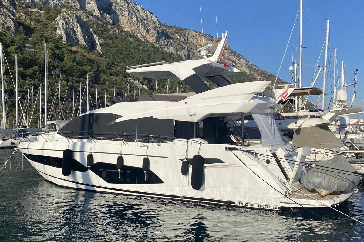 2019 Sunseeker 71