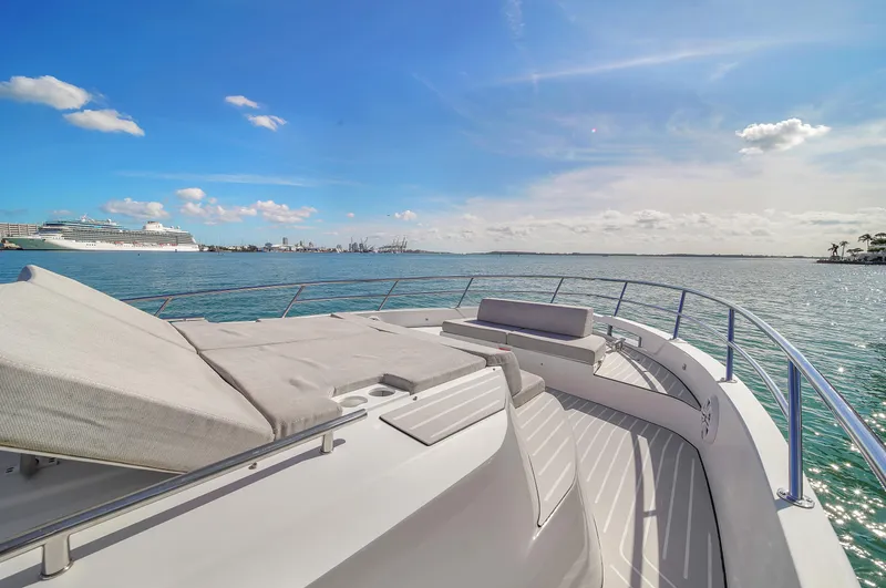  Yacht Photos Pics Azimut Verve 40 yacht, 2020 model, cruising on a sunny day with ocean view.