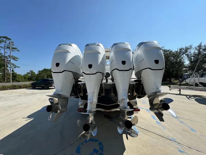  Yacht Photos Pics 2009 Fountain 38 CC Tournament Edition with four powerful outboard motors.