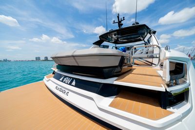 Yacht