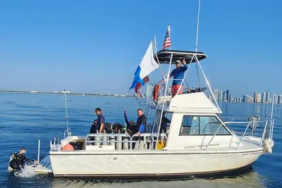 Island Hopper Fly Bridge Dive Boat