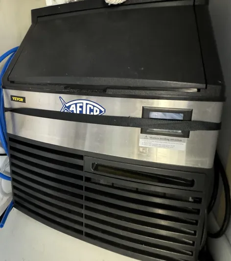 Into The Blue Yacht Photos Pics 