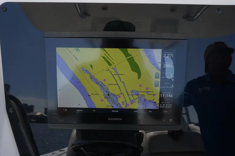 Past Time Yacht Photos Pics 2012 32 Regulator 32 FS Past Time Electronics