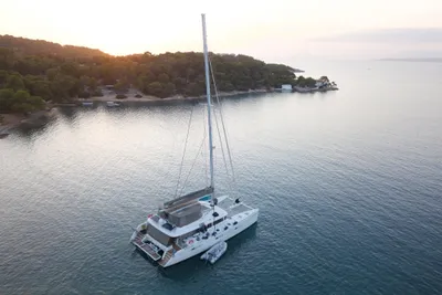 Lagoon 620