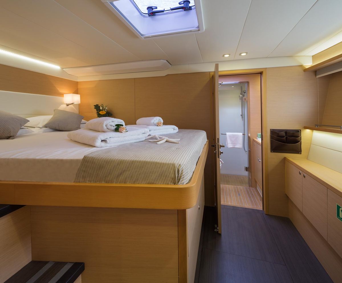 2015 Lagoon 62 