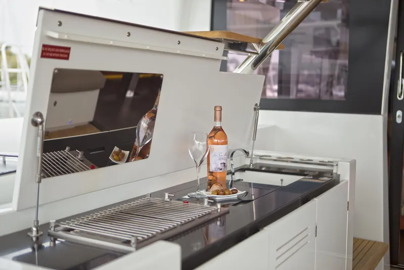 Selene Yacht Photos Pics Lagoon L620