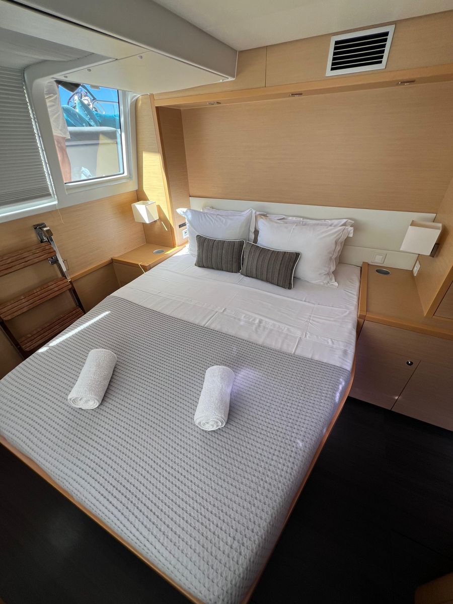 2015 Lagoon 62 
