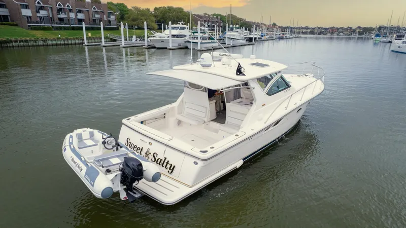 Sweet & Salty Yacht Photos Pics 