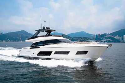 Ferretti Yachts 670
