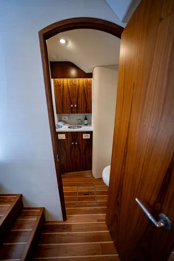 Riff Raff Yacht Photos Pics Port Side Enclosed Head