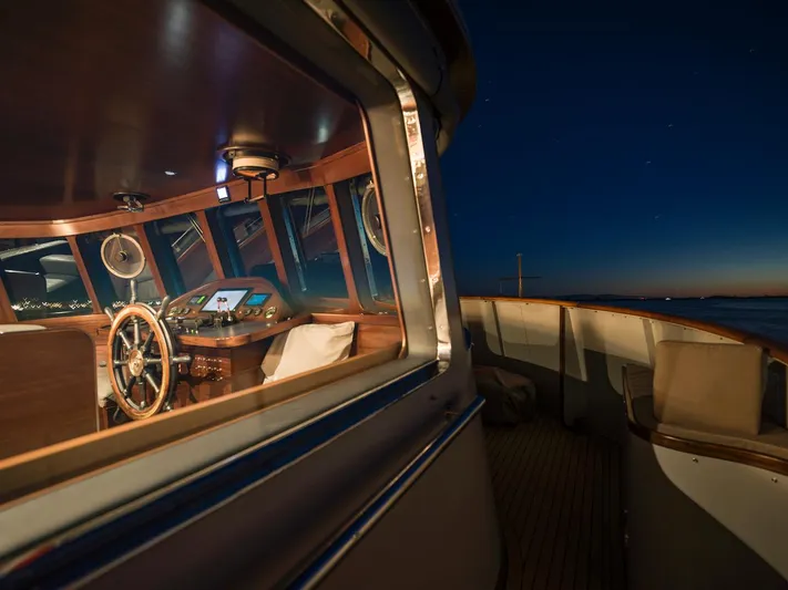 La Fenice Yacht Photos Pics Laurent Giles 1962 yacht at night, view of the cockpit.