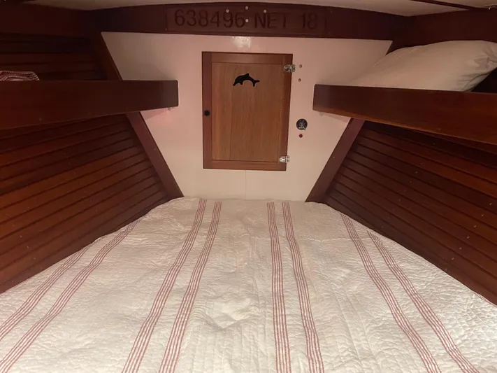 Aletheia Yacht Photos Pics 