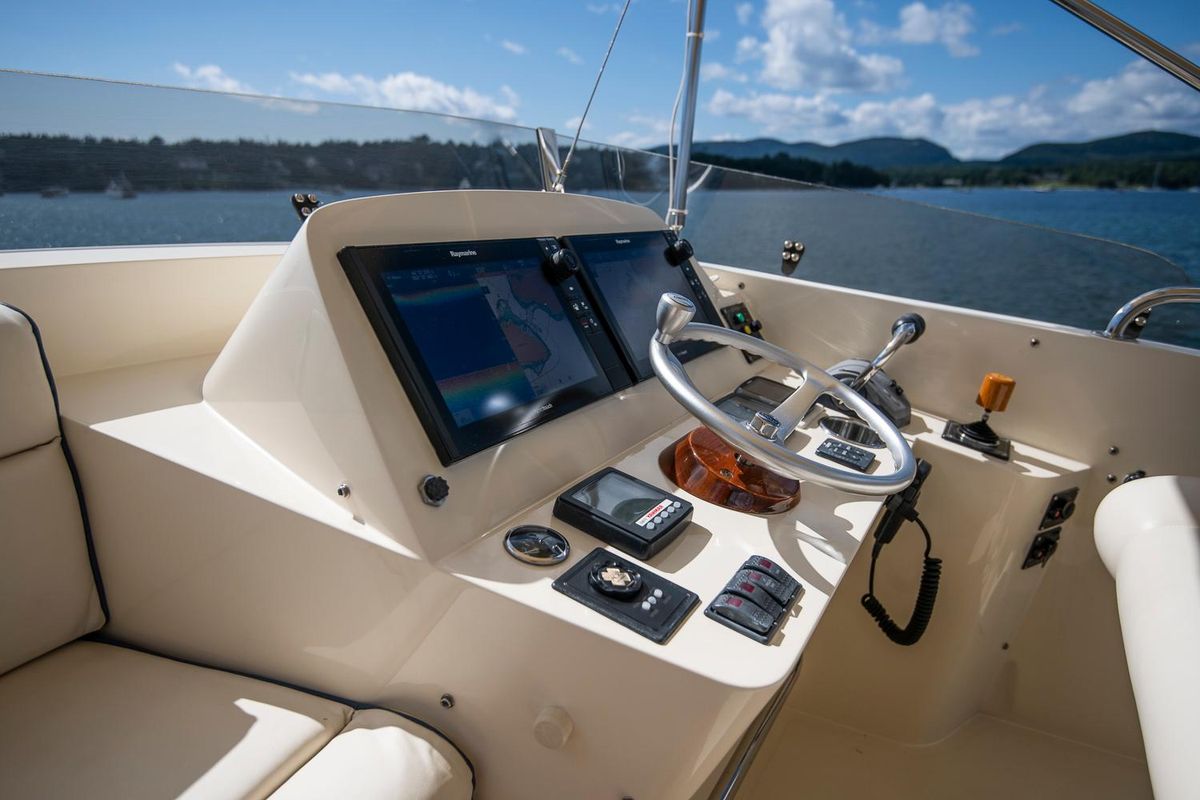 2006 Hinckley 44 
