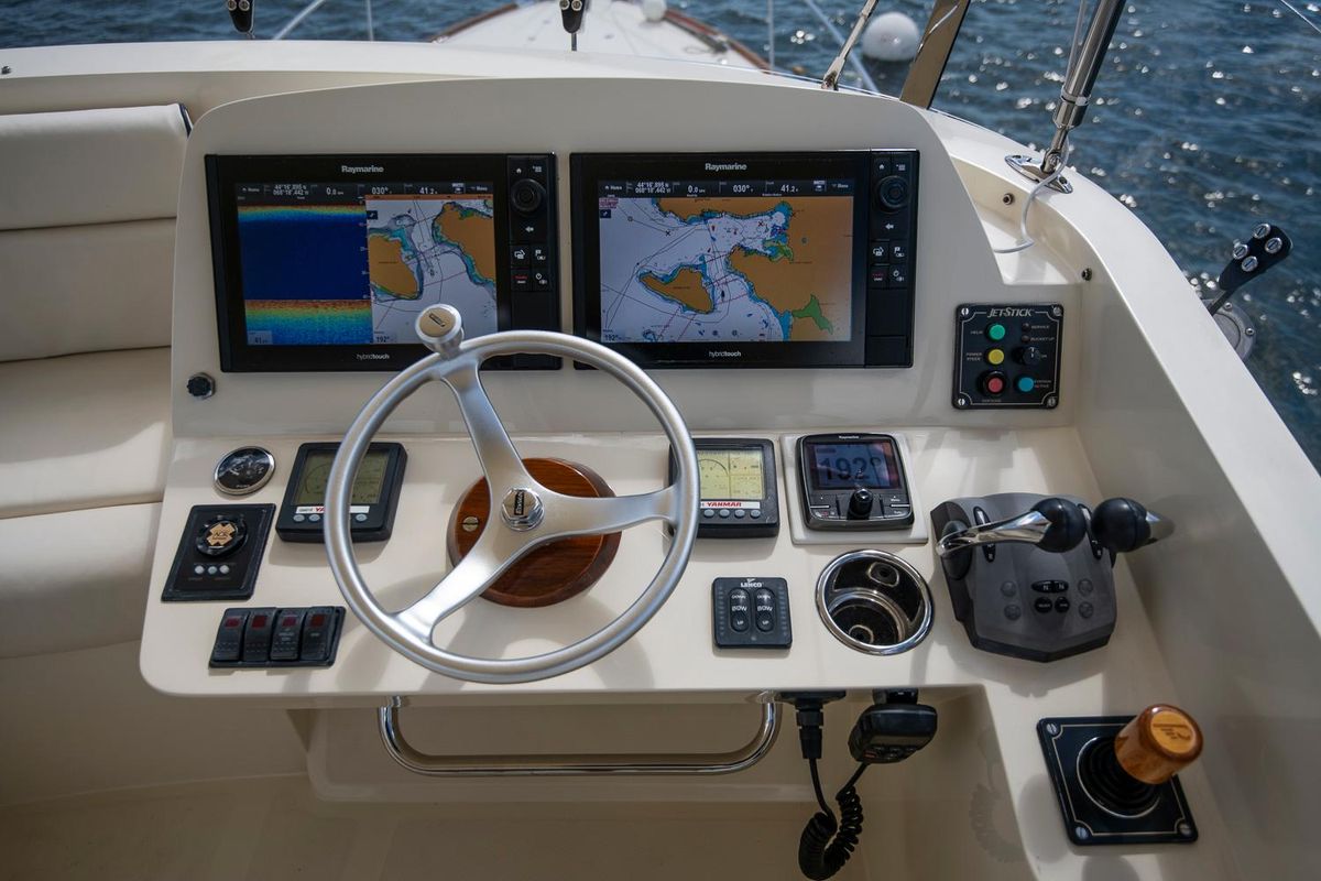 2006 Hinckley 44 
