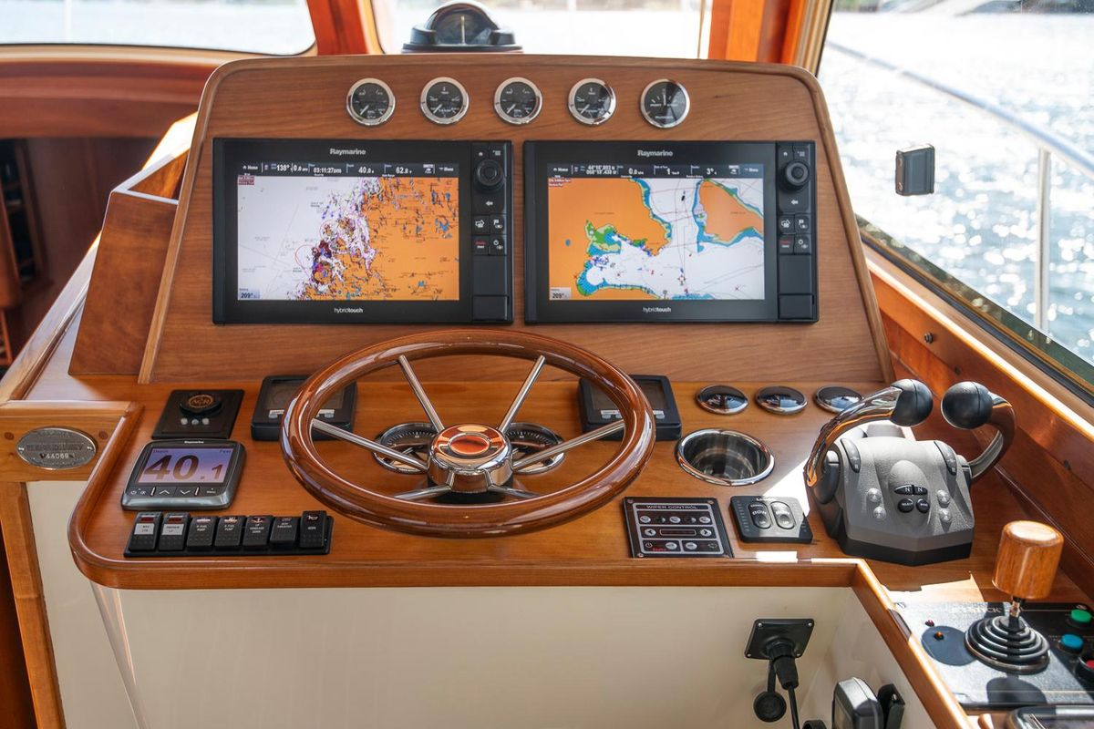 2006 Hinckley 44 