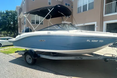 2022 Sea Ray SPX 190 Outboard