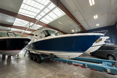 Tiara Yachts 34 LS