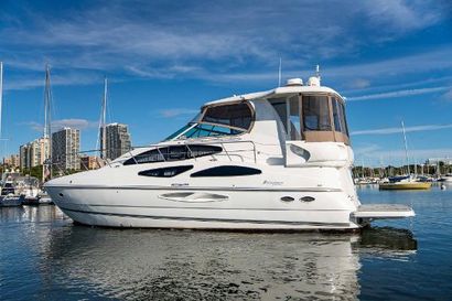 2010 45' Cruisers Yachts-455 Express Motor Yacht Milwaukee, WI, US