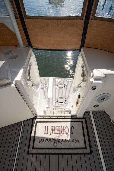 2010-45-cruisers-yachts-455-express-motor-yacht