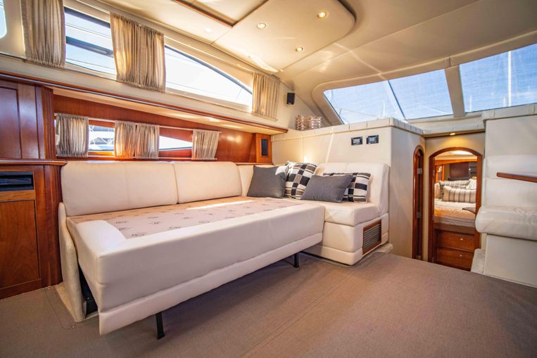 2010-45-cruisers-yachts-455-express-motor-yacht