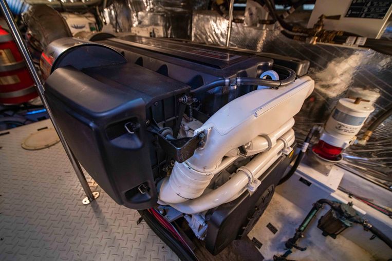 2010-45-cruisers-yachts-455-express-motor-yacht