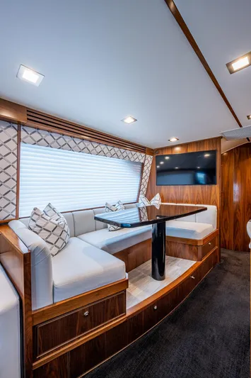 Kemosabe Yacht Photos Pics Viking 68 KEMOSABE - Dinette & TV