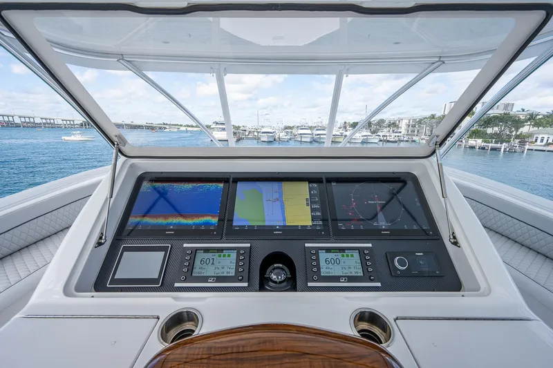 Kemosabe Yacht Photos Pics Viking 68 KEMOSABE - Helm Electronics