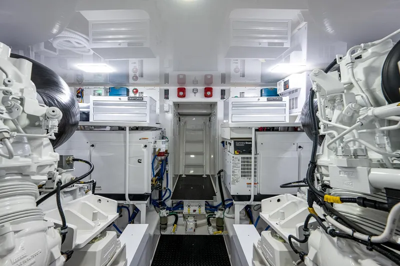 Kemosabe Yacht Photos Pics Viking 68 KEMOSABE - Engine Room