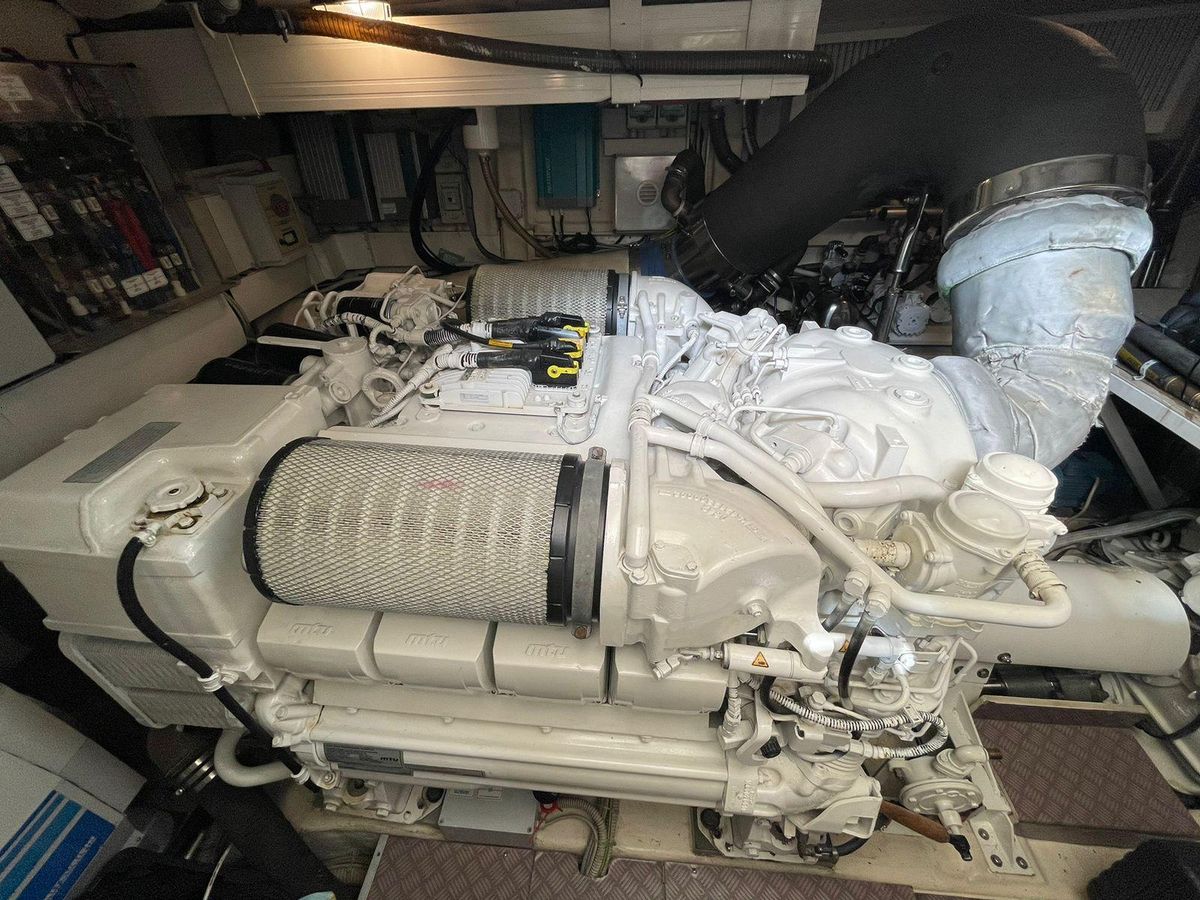 2012 Ferretti Yachts 69 