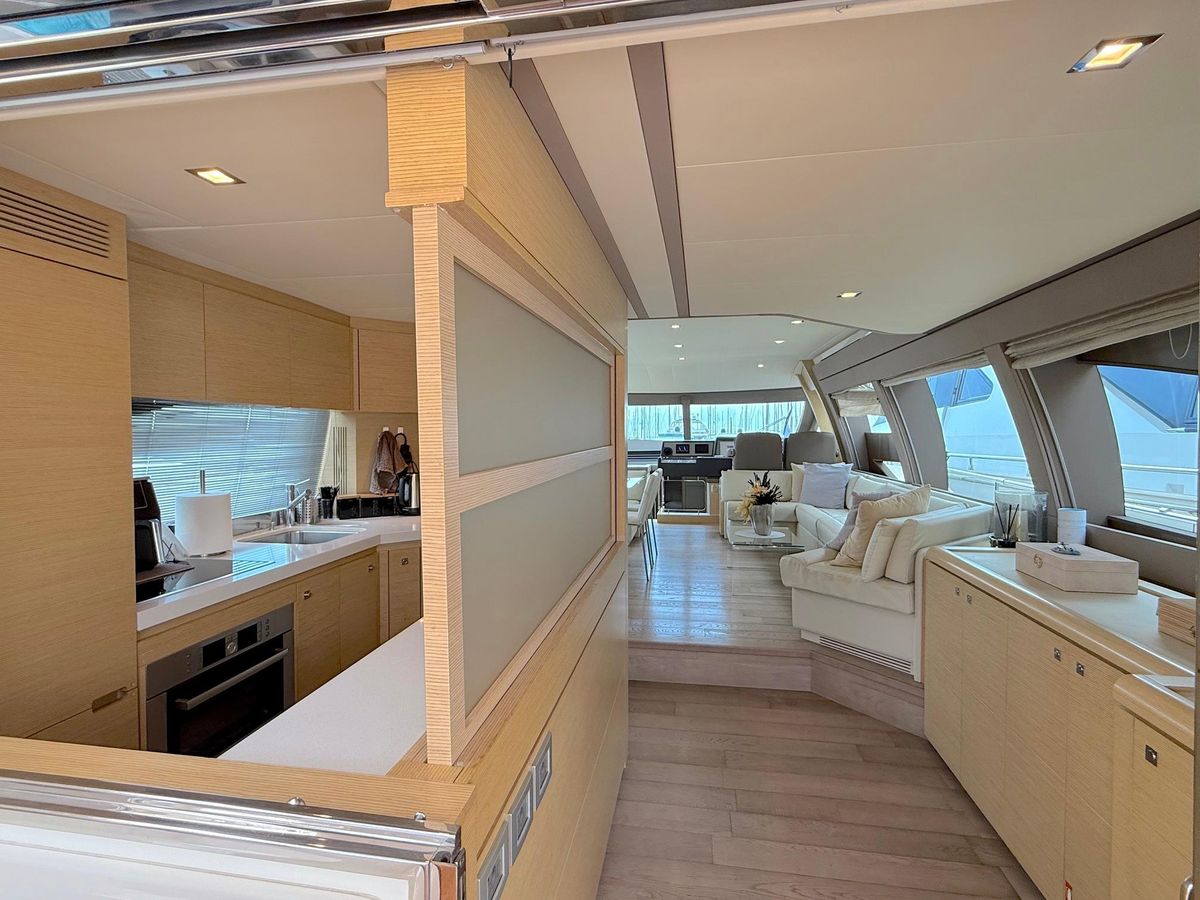 2012 Ferretti Yachts 69 