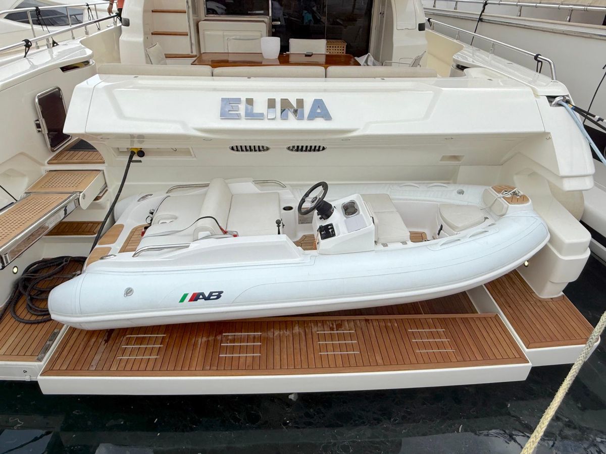 2012 Ferretti Yachts 69 