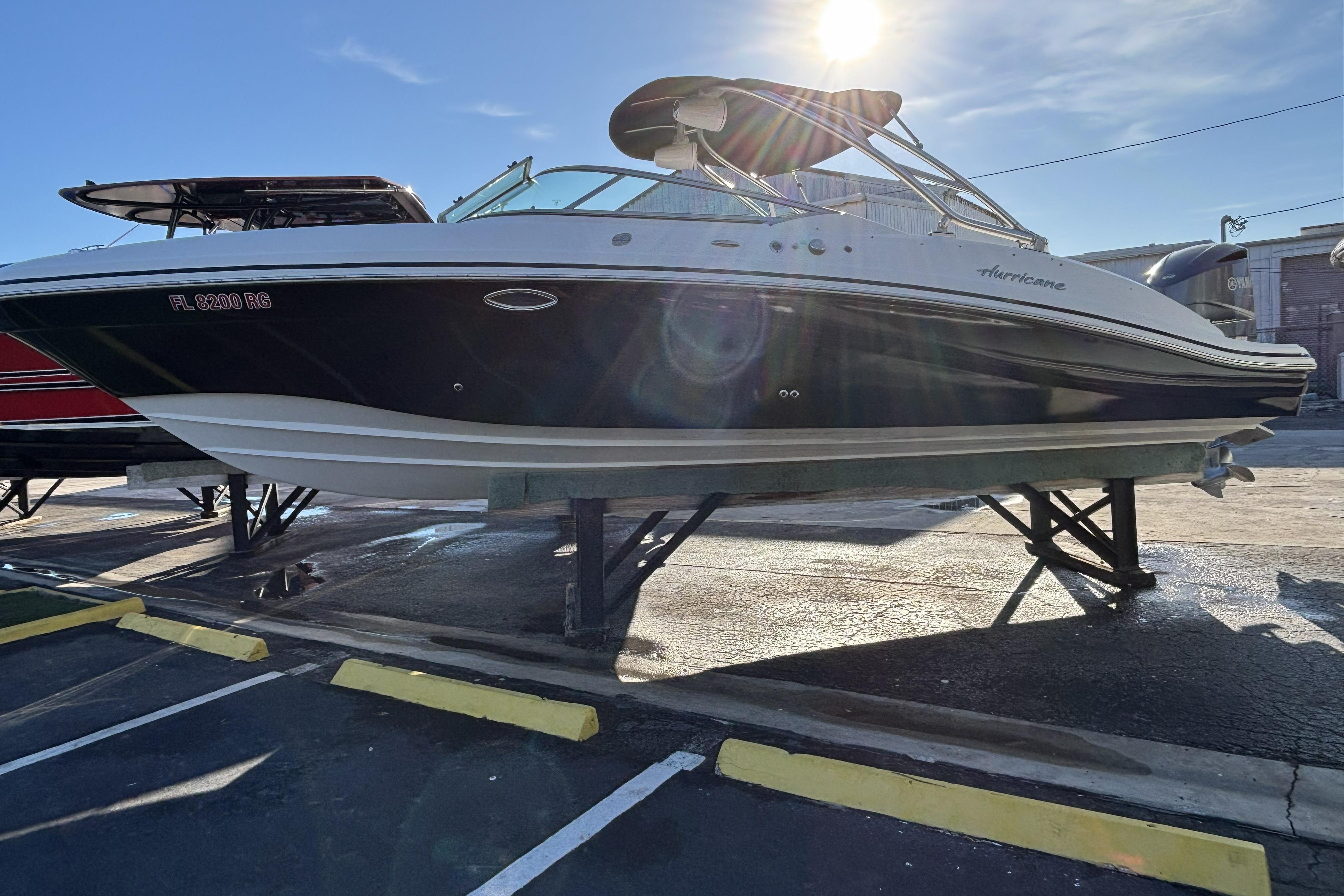 Hurricane SunDeck 2690 OB
