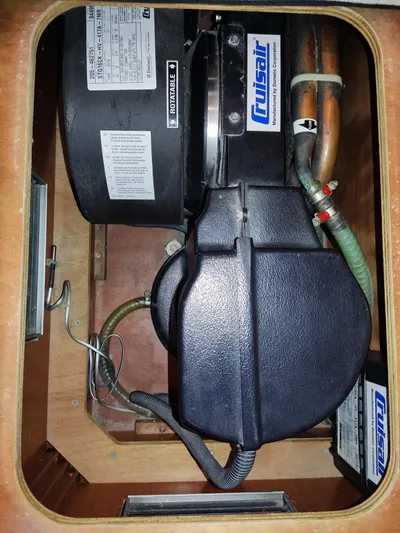  Yacht Photos Pics Cruisair air conditioning unit in a 2009 Beneteau Oceanis 54 yacht.