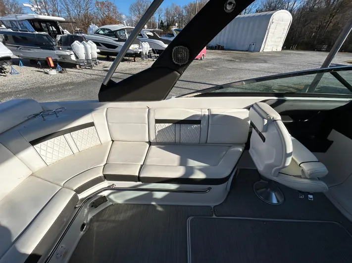  Yacht Photos Pics 2018 Sea Ray SLX 280 boat interior with white seating and modern design.