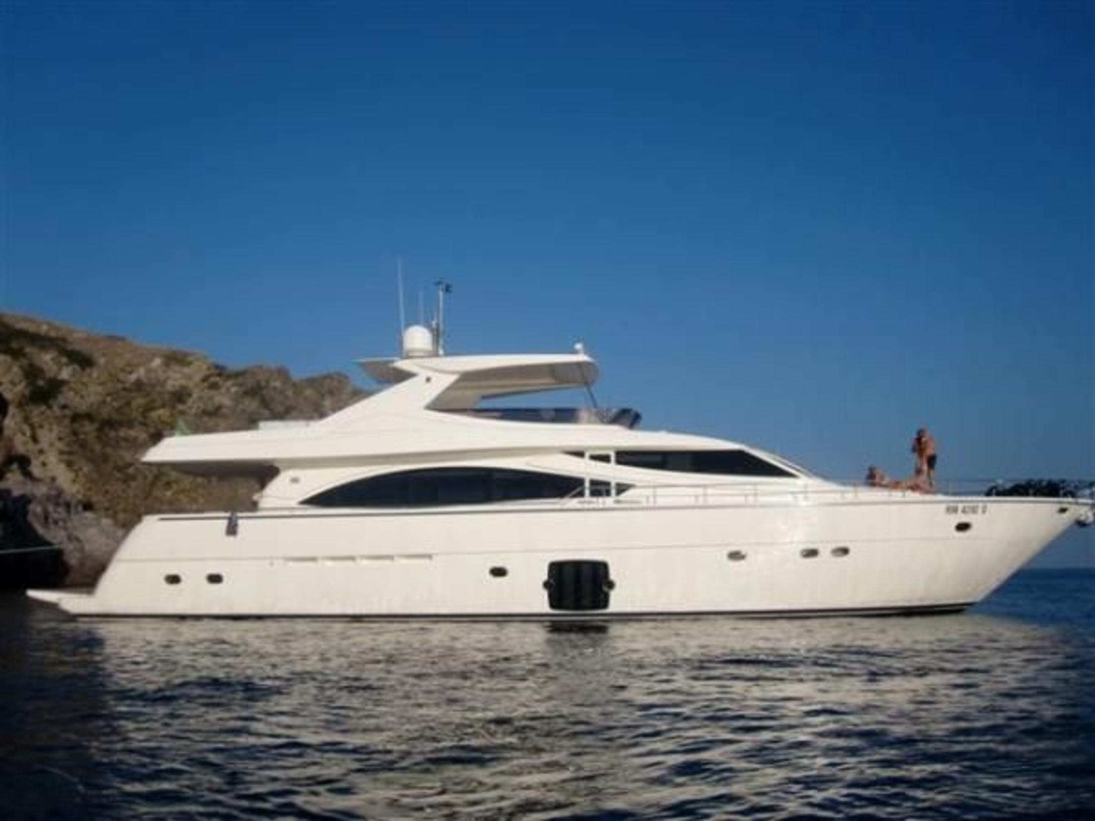 2007 Ferretti Yachts 830