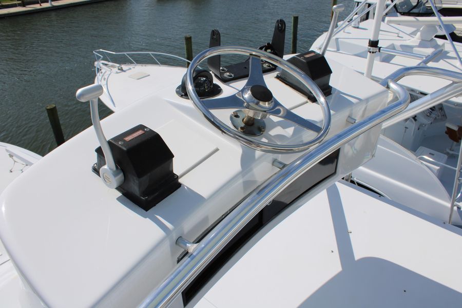 1998 Hatteras 60 Convertible