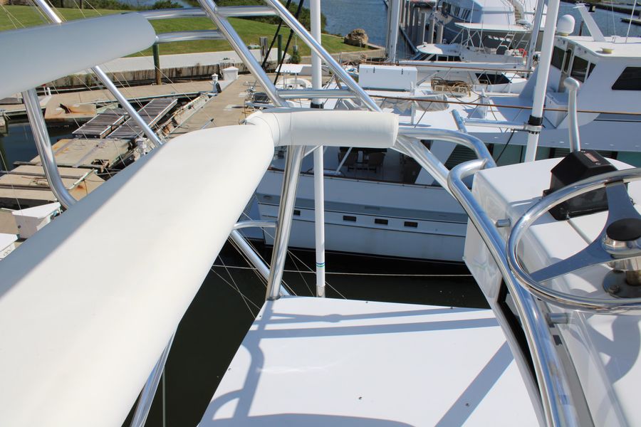 1998 Hatteras 60 Convertible