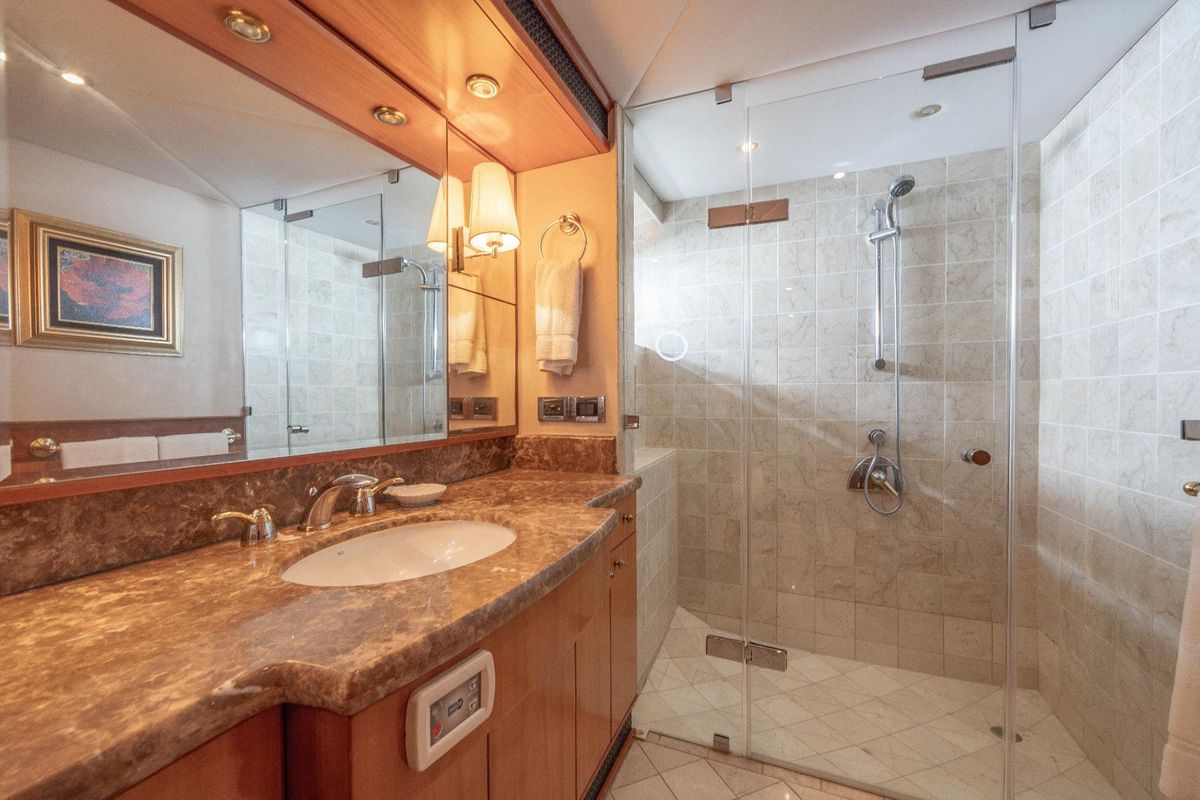 2001 Grand Harbour 76 