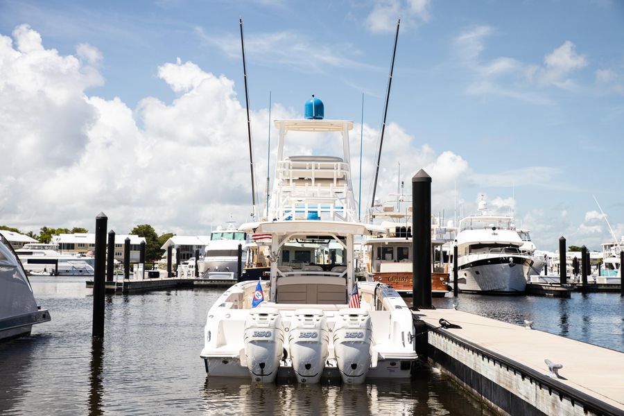 2019 Boston Whaler 380 Outrage