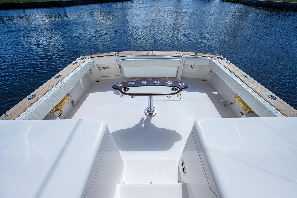 2005 Albemarle 43 