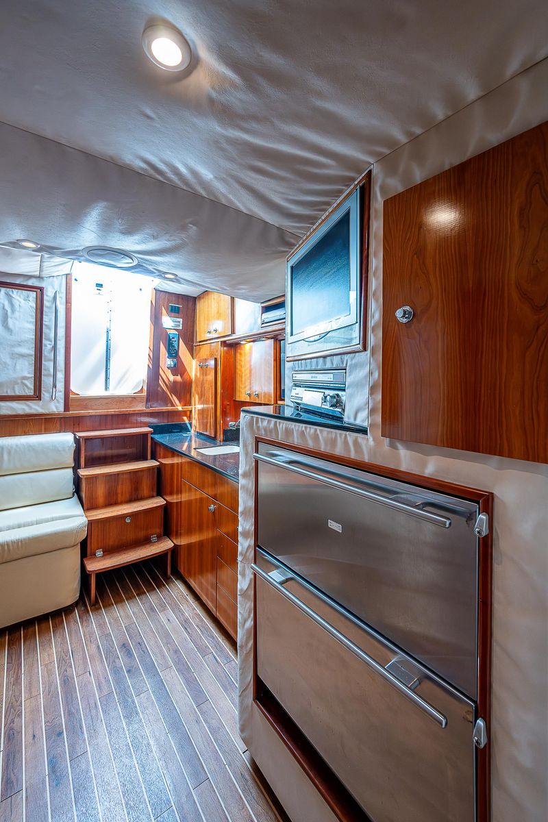 2005 Albemarle 43 