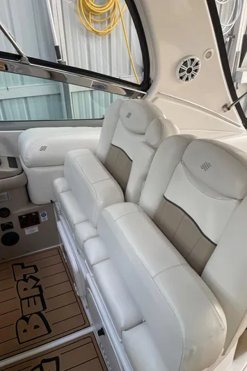  Yacht Photos Pics 2006 Four Winns 350 boat interior with white leather seating.