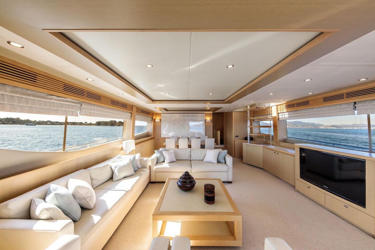 2010 Princess 85 