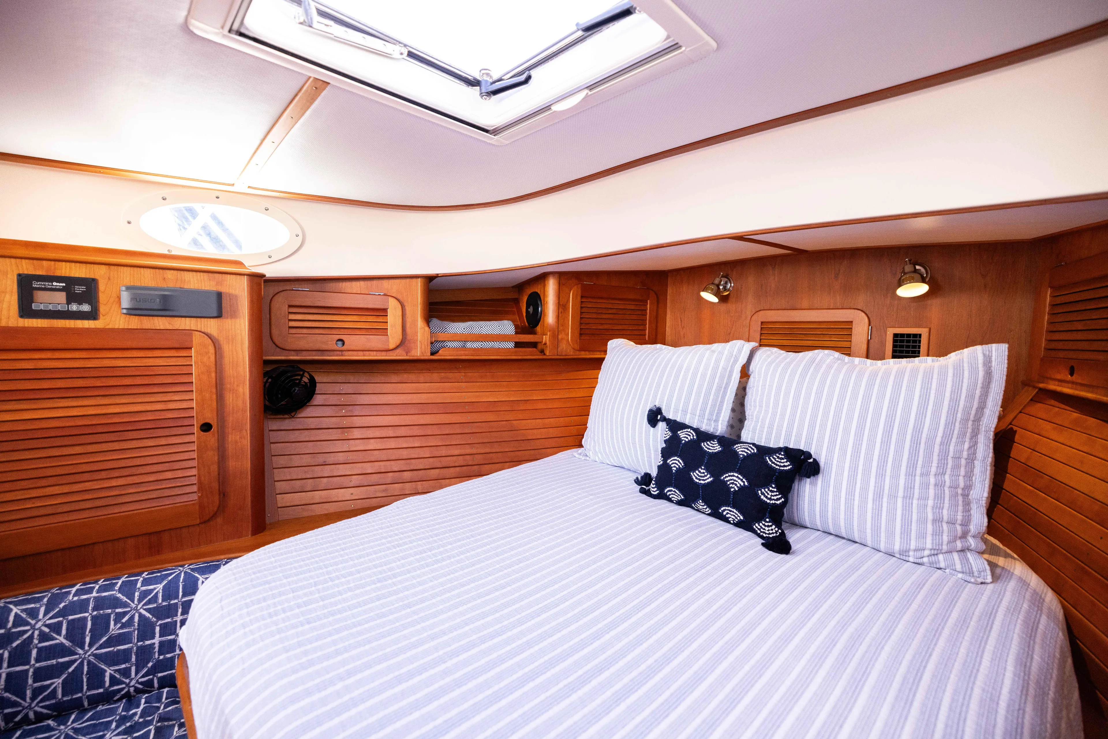 Far Niente Yacht Photos Pics 