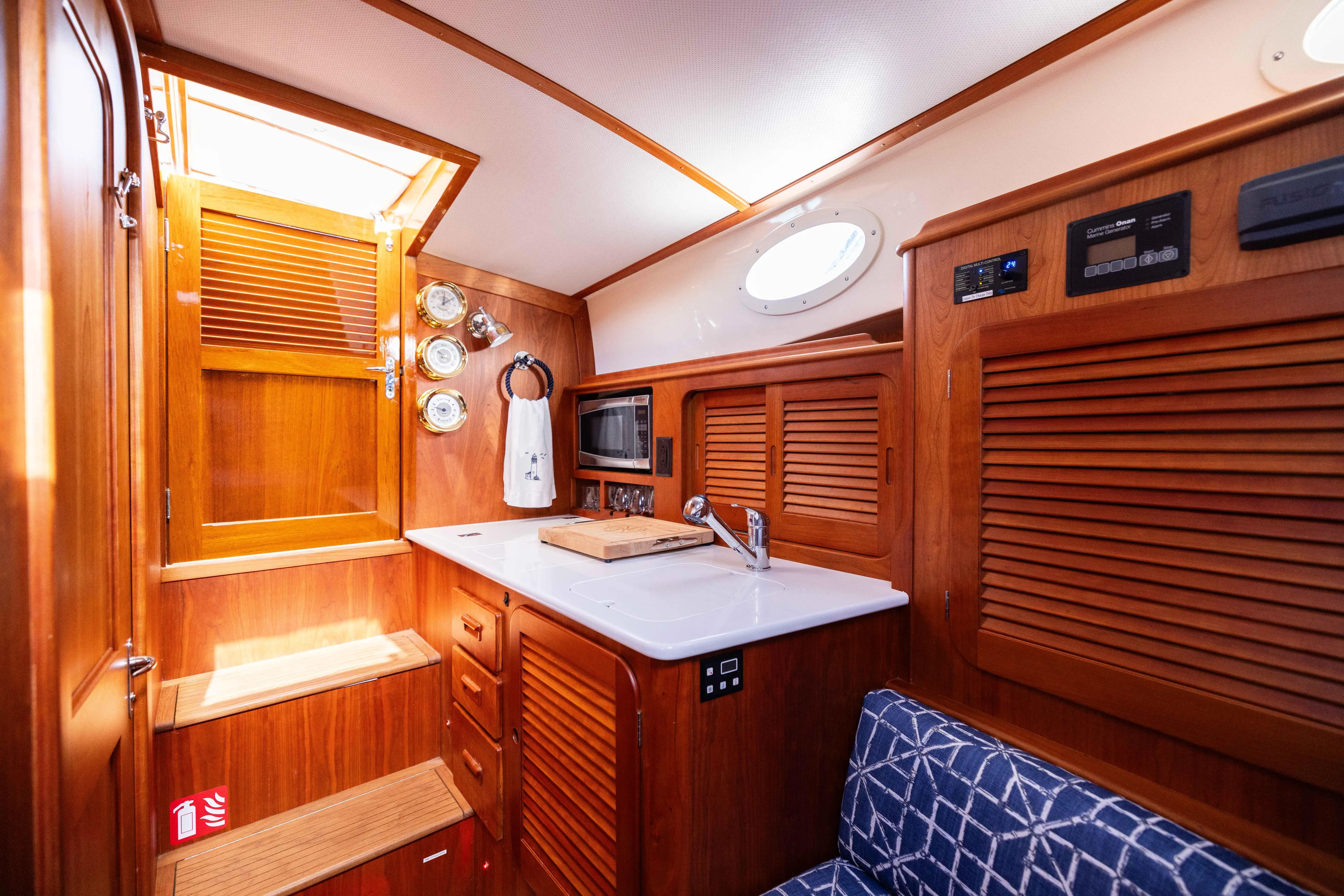 Far Niente Yacht Photos Pics 