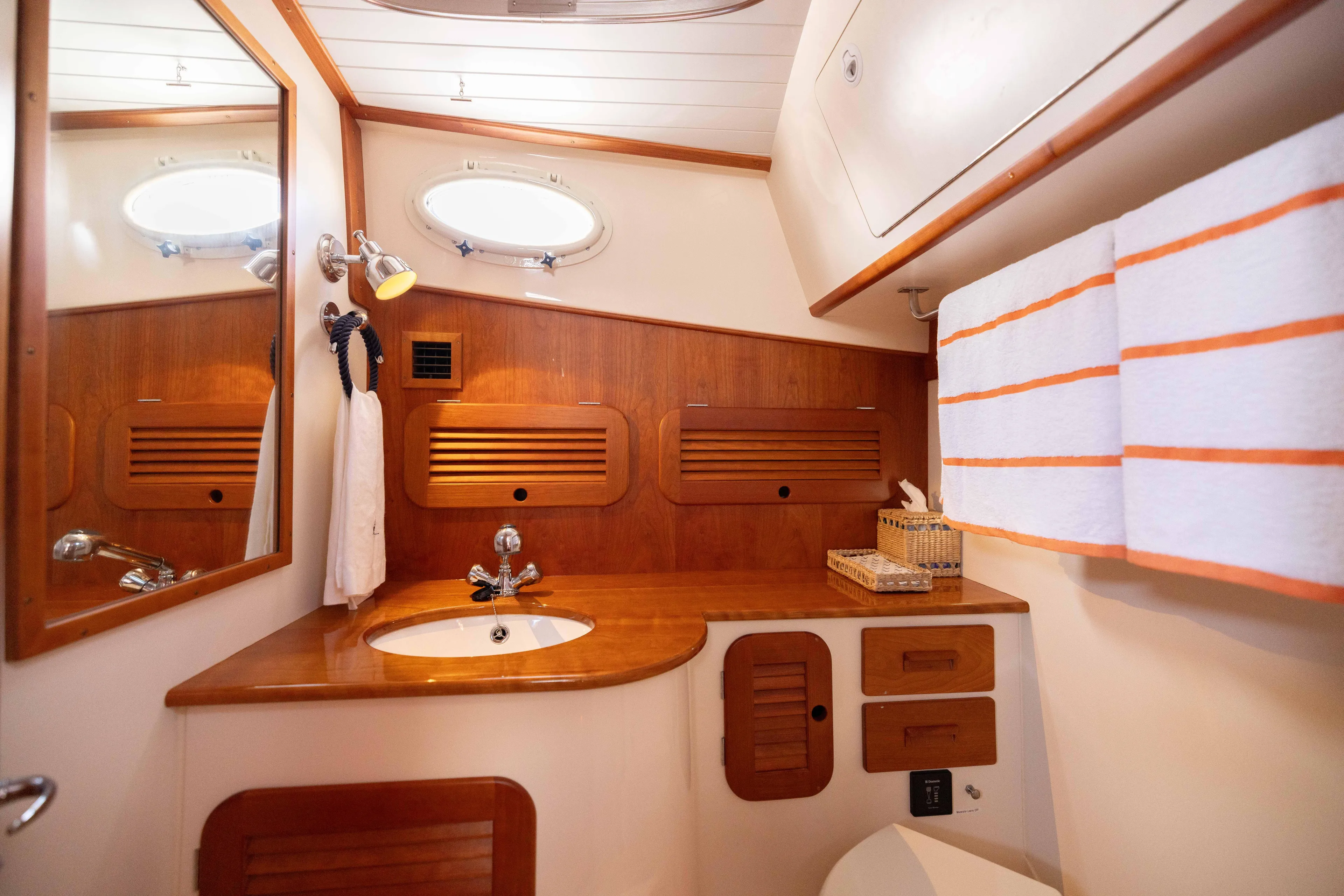 Far Niente Yacht Photos Pics 